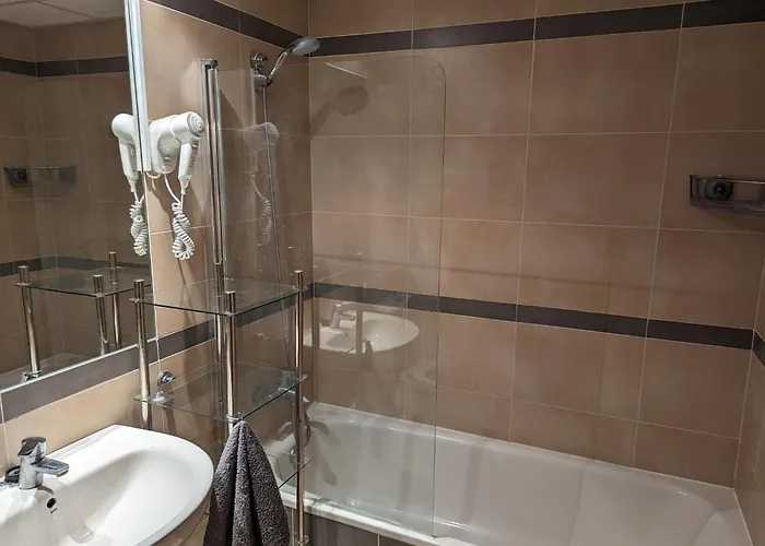 100 M From Fossa In *